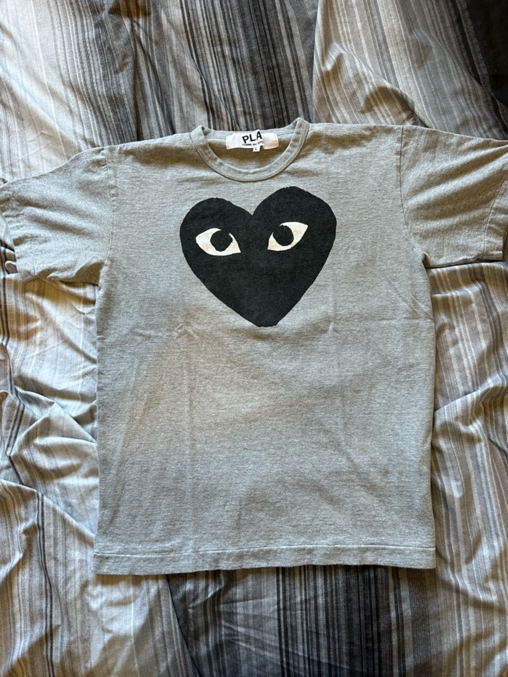 Comme des Garcons Play T Shirt Mens L Gray Black Heart Logo Japan